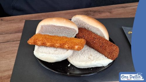 Broodje vleeskroket en kaassoufflé bij Cafe Partycentrum Koch (Kruisland, Nederland)