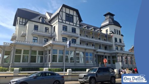 Grand Hotel (nu gemeentehuis) te De Haan (België)